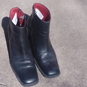 Naturalizer "timid" black ankle boots, sz 5.5 M